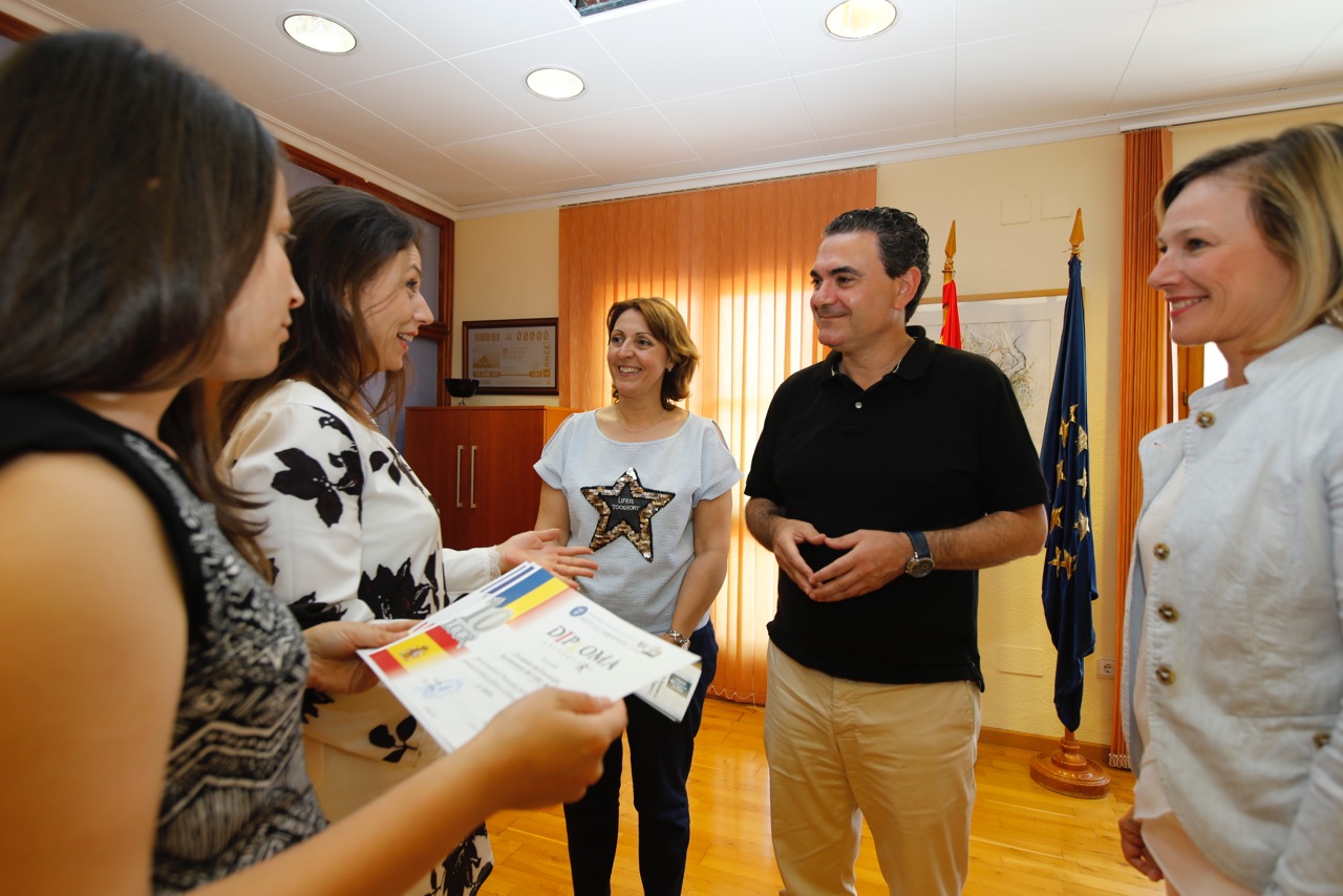 Curso de Lengua, Cultura y Civilización Rumana en España, en l'Alfàs del Pi, con alcalde Vicente Arques