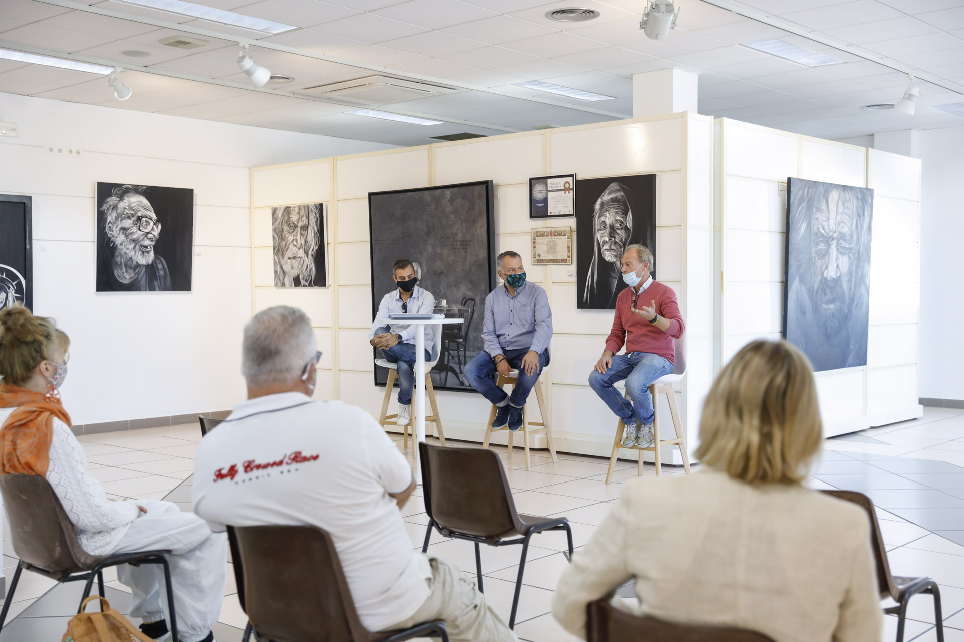 Carlos Naos y Hans Petter Fjugstad participan en una charla en la Casa de Cultura de l’Alfàs