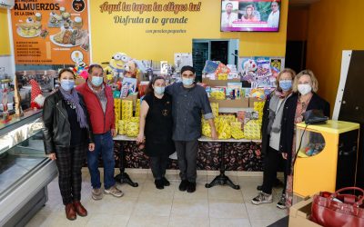 El gastrobar Cañas & Coffee dona 150 juguetes al Voluntariado Social de l’Alfàs