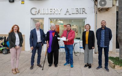 La sala de arte privada Gallery Albir dona 550 euros al Voluntariado Social
