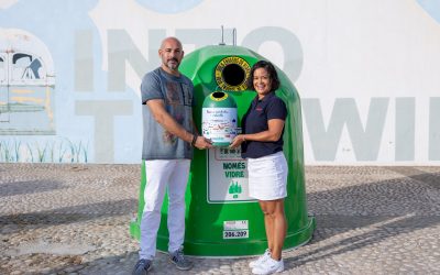 L’Alfàs entrega el miniglú  a la ganadora del concurso  por el reciclaje   #MovimientoBanderasVerdes