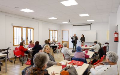 Lectura de la Constitución Española por el alumnado de los talleres saludables para mayores de l’Alfàs