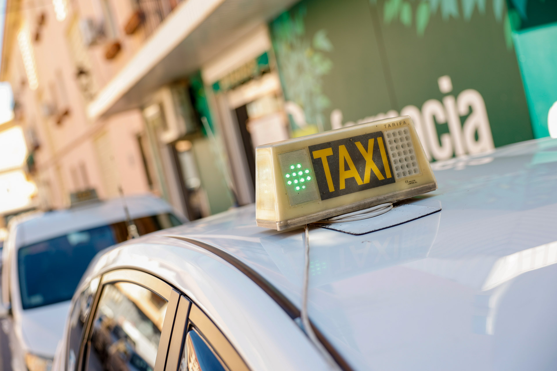 Los Taxis de l’Alfàs del Pi y de l’Albir 24 horas de servicio a través del teléfono 96 585 61 01