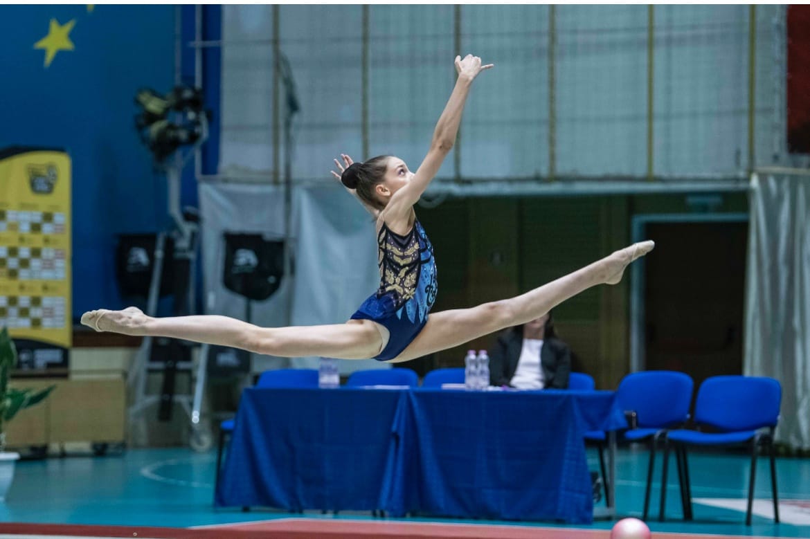 Elena Nikolova se clasifica para el  Campeonato Nacional Base Individual