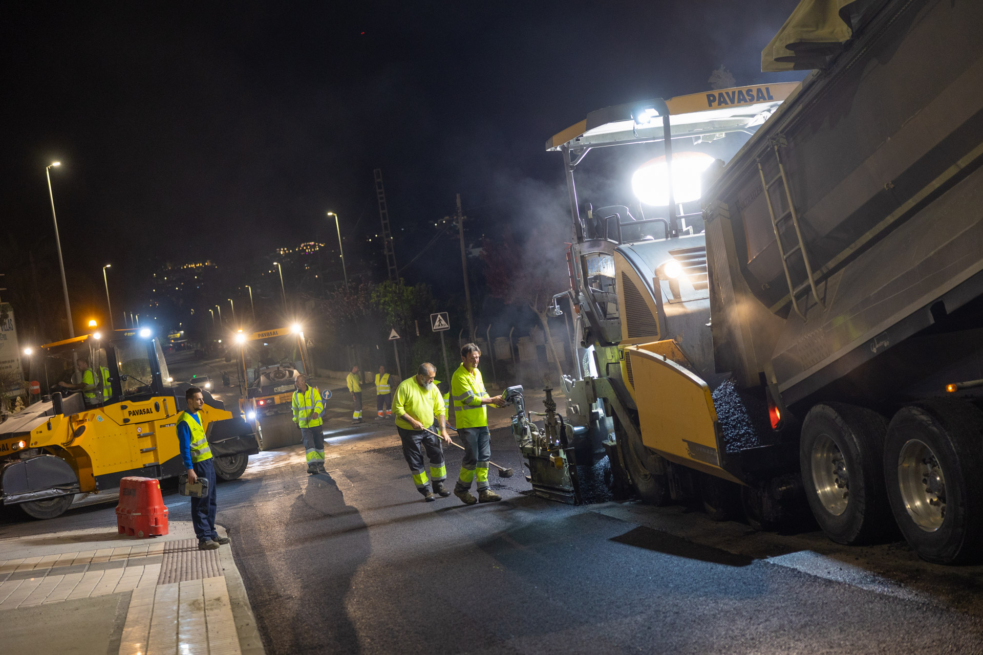Esta noche terminan los trabajos de asfaltado en la avenida Europa, antigua N-332