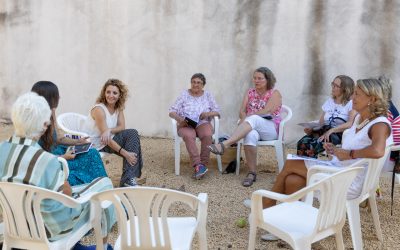 Esperanza Durán presenta su poemario ‘Viaje’ en el Club de Lectura Feminista de l’Alfàs