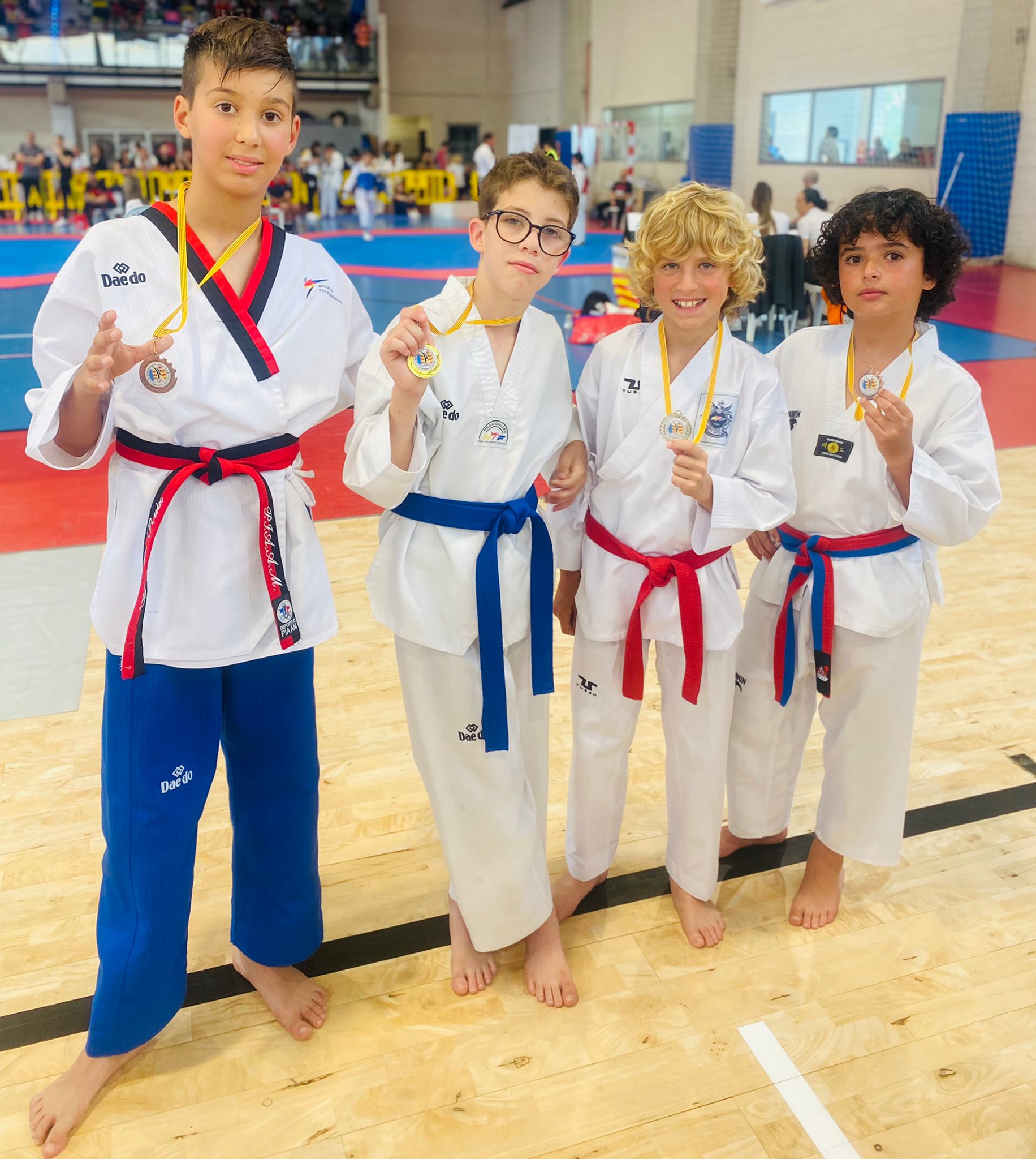 Dos oros,  tres Platas, y un bronce  para el taekwondo alfasino en competiciones oficiales este fin de semana
