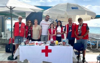 Cruz Roja lleva a la playa de l’Albir la campaña de sensibilización estival con un Taller de Estiramientos