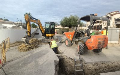 El Ayuntamiento de l’Alfàs procede a instalar las nuevas  infraestructuras hidráulicas en la calle Sauce