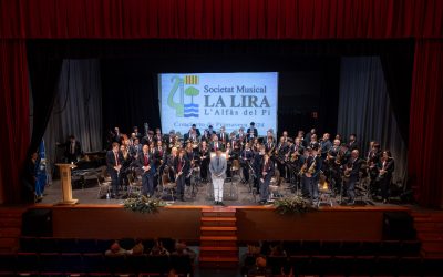 La Lira entrega la insignia de oro 2023 al exdirector de la Casa de Cultura Vicente Escrig