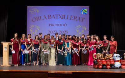 Emotivo acto de graduación del alumnado de Bachillerato del IES L’Arabí en la Casa de Cultura