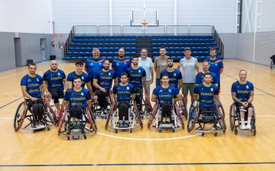 Vicente Arques visita a la Selección Española de Baloncesto adaptado  que está concentrada en l’Alfàs del Pi