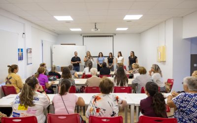 L’Alfàs conmemora el Día de las Personas de Edad con un taller intergeneracional en el Hogar del Pensionista
