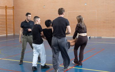 Jóvenes del IES l’Arabí se forman en mediación y resolución de conflictos con Helsinki España