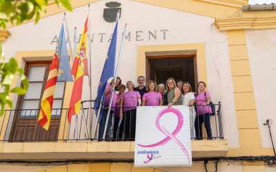 Lazo rosa y pruebas gratuitas de densitometría por la conmemoración del Día del Cáncer de Mama