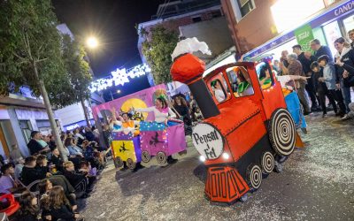 El Desfile del Humor llena de ingenio y color las calles de l’Alfàs del Pi