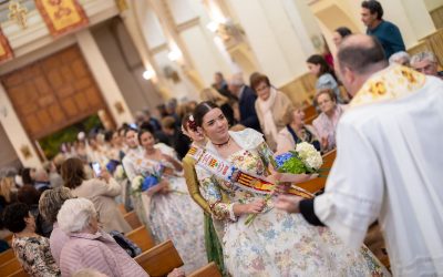 Emotiva Ofrenda de Flores al Santísimo Cristo del Buen Acierto en l’Alfàs del Pi