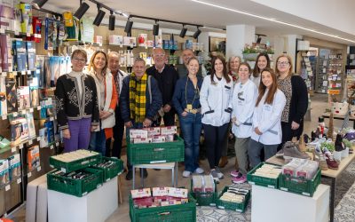 Farmacia Central L’Alfàs colabora con el Banco de Alimentos donando un lote de productos navideños