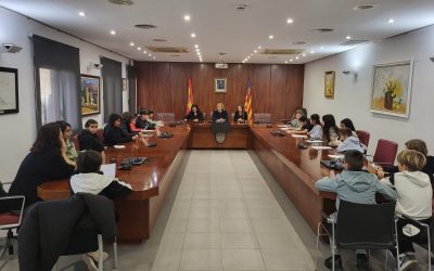 El Ayuntamiento de l’Alfàs celebra con alumnado de Primaria el Día de la Constitución