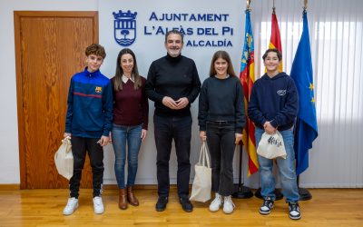 Educación felicita al alumnado distinguido con el Premio Extraordinario al Rendimiento Académico