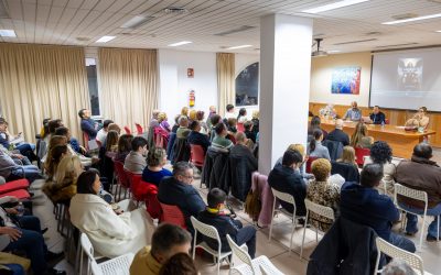 El escritor ilicitano José A. Varó ha presentado su novela ‘El Mensajero. La Daga Divina’ en l’Alfàs