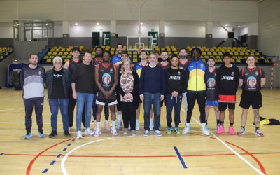 El Alcalde Vicente Arques visita al reciente ganador de la Copa Autonómica de Bàsket