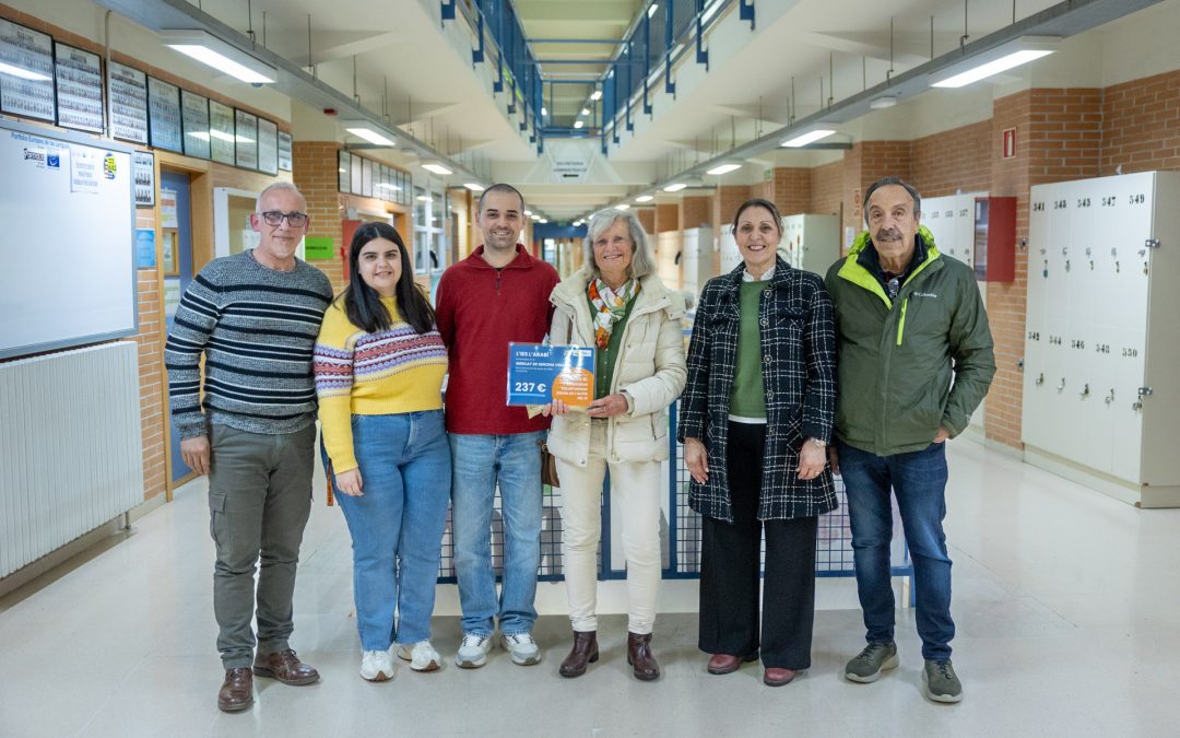 El IES L’Arabí dona 237 euros al Voluntariado Social a través de su proyecto ‘Mercat de segona vida’
