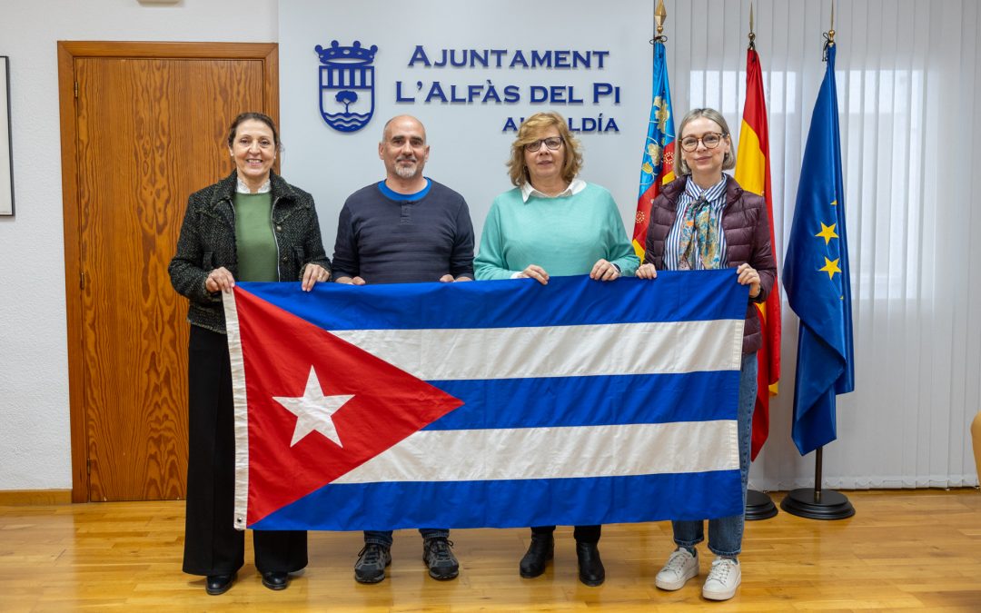 L’Alfàs del Pi recibe a la comunicadora y filósofa cubana Marxlenin Pérez Valdés