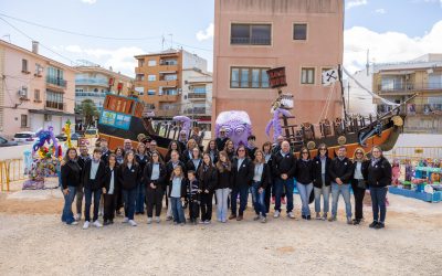 La plantà de la falla da inicio a las tradicionales Fiestas de San José en l’Alfàs del Pi