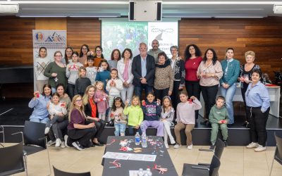 El Taller de Mărțișor en l’Alfàs del Pi acerca la tradición rumana a la ciudadanía