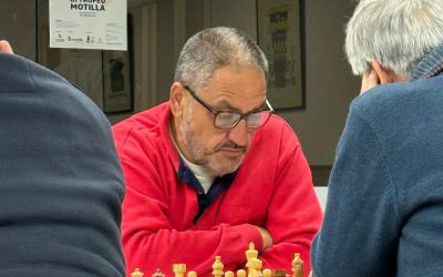 El Club de Ajedrez de l’Alfàs del Pi  se consolida una semana más como líder, al ganar en Elche  en la liga la autonómica