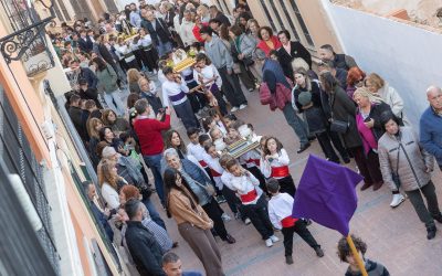 Ilusión y tradición en la primera procesión infantil de l’Alfàs del Pi