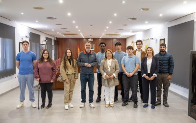 Estudiantes de toda la comarca se forman en el Ayuntamiento de l’Alfàs del Pi