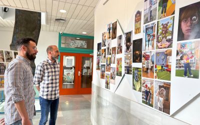 Rostros y libros se fusionan en la nueva exposición de ‘Bookface’ de la Biblioteca de l’Alfàs