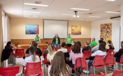 La Plataforma per l’Ensenyament Públic explica en l’Alfàs del Pi los motivos de la huelga educativa