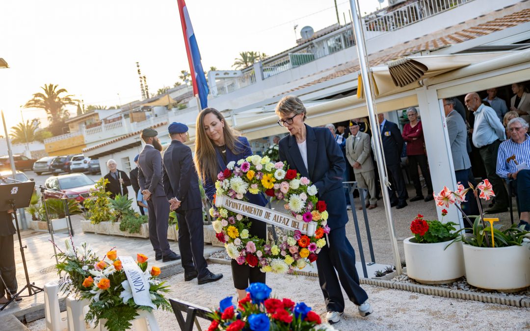 L’Alfàs acoge el tradicional homenaje del Club Los Holandeses a los caídos en la II Guerra Mundial