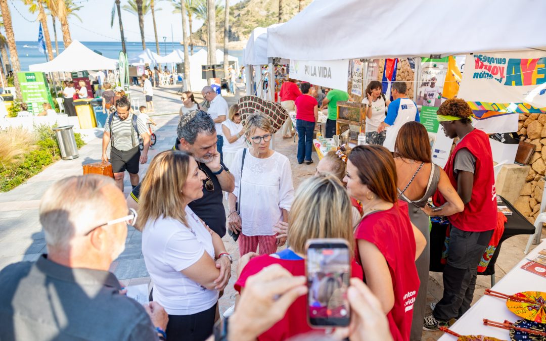El Paseo de las Estrellas del Albir ha sido escenario de la II Feria Internacional de Voluntariado de l’Alfàs