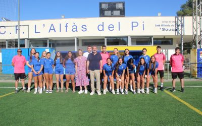 El Alcalde visita al equipo femenino de fútbol Subcampeón de liga