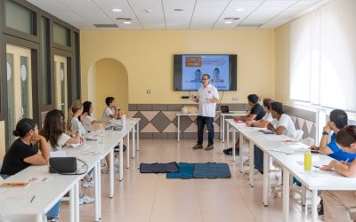 Jóvenes de l’Alfàs aprenden técnicas básicas para actuar ante una emergencia