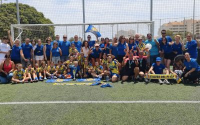 El equipo femenino de fútbol campeón de la Marina Baixa Cup