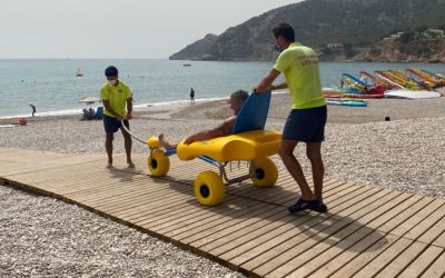Activado el punto de baño accesible en la playa Racó de l’Albir para personas con movilidad reducida