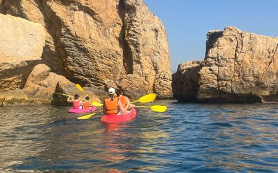 Deporte, naturaleza y educación ambiental en la salida en kayak organizada por Juventud