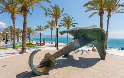 L’Alfàs conmemora el 25 aniversario del Ancla la escultura de Jorge Castro asentada en la playa de l’Albir
