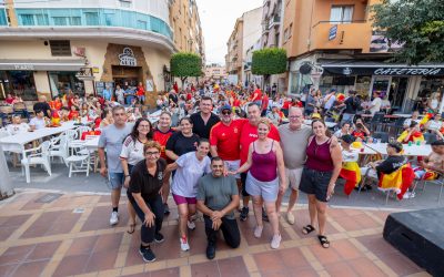 L’Alfàs  vive una noche histórica: más de 2.000 personas celebran el segundo Mundial de España