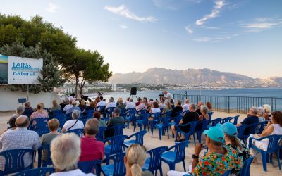 El Festival ‘Conciertos a la llum de la lluna’ comienza en el mirador de l’ Amerador de la cala de l’Albir