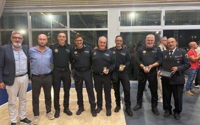 Catarroja homenajea a la Policía Local de l’Alfàs del Pi por su ayuda durante la dana de 2024